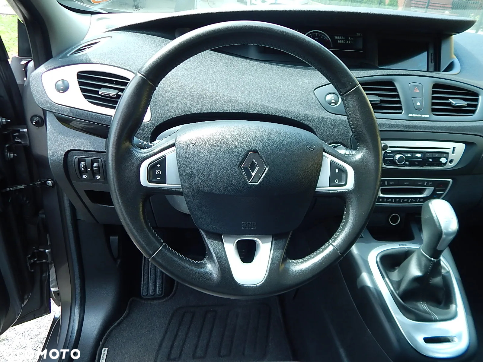 Renault Scenic 1.5dCi TomTom Edition EDC - 23