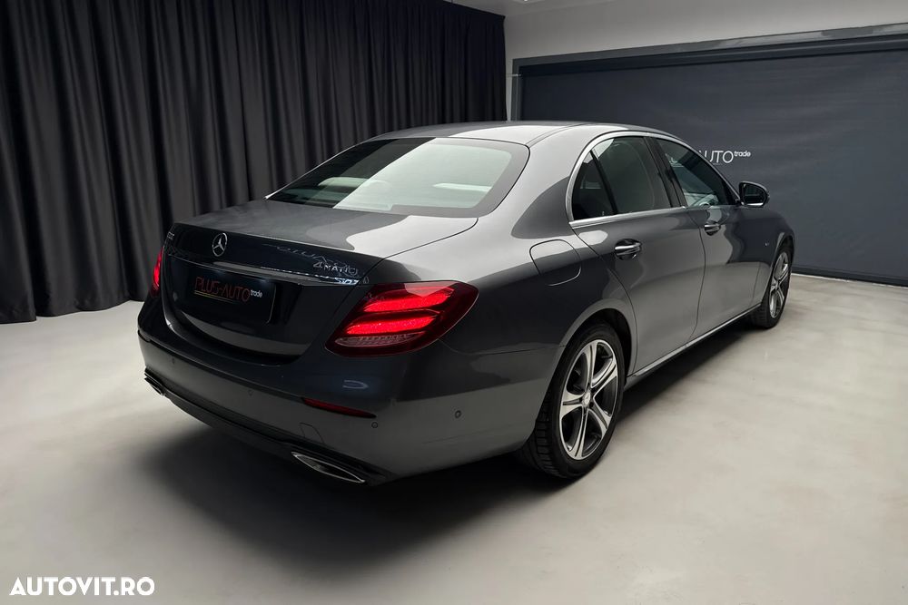 Mercedes-Benz E 200 4MATIC Aut. - 9