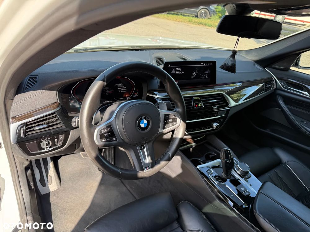 BMW Seria 5 M550i xDrive - 19