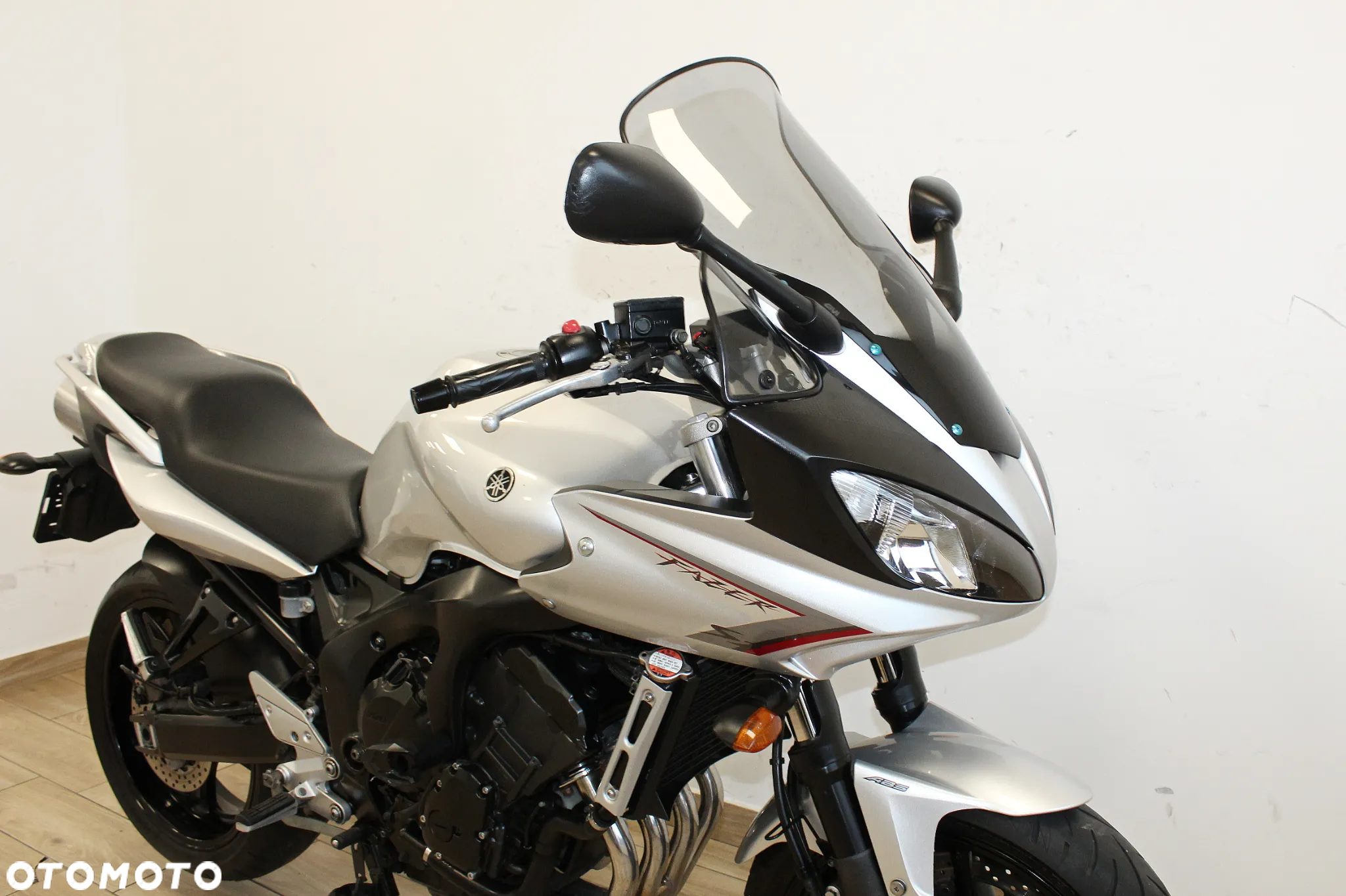 Yamaha FZ - 8