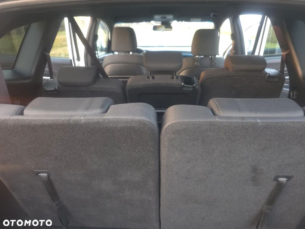 Kia Carens ver-1-7-crdi-xl-7os - 9