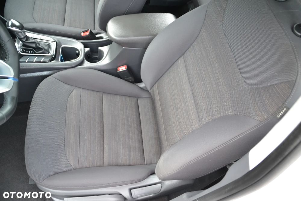 Hyundai IONIQ - 21