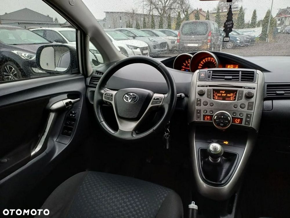 Toyota Verso 2.0 D-4D 2010 7os - 20