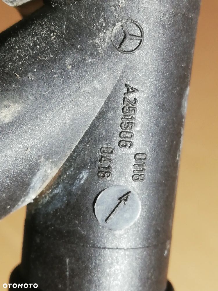 Mercedes-Benz W251 OE A2515060418 A2515060118  króciec wody - 2