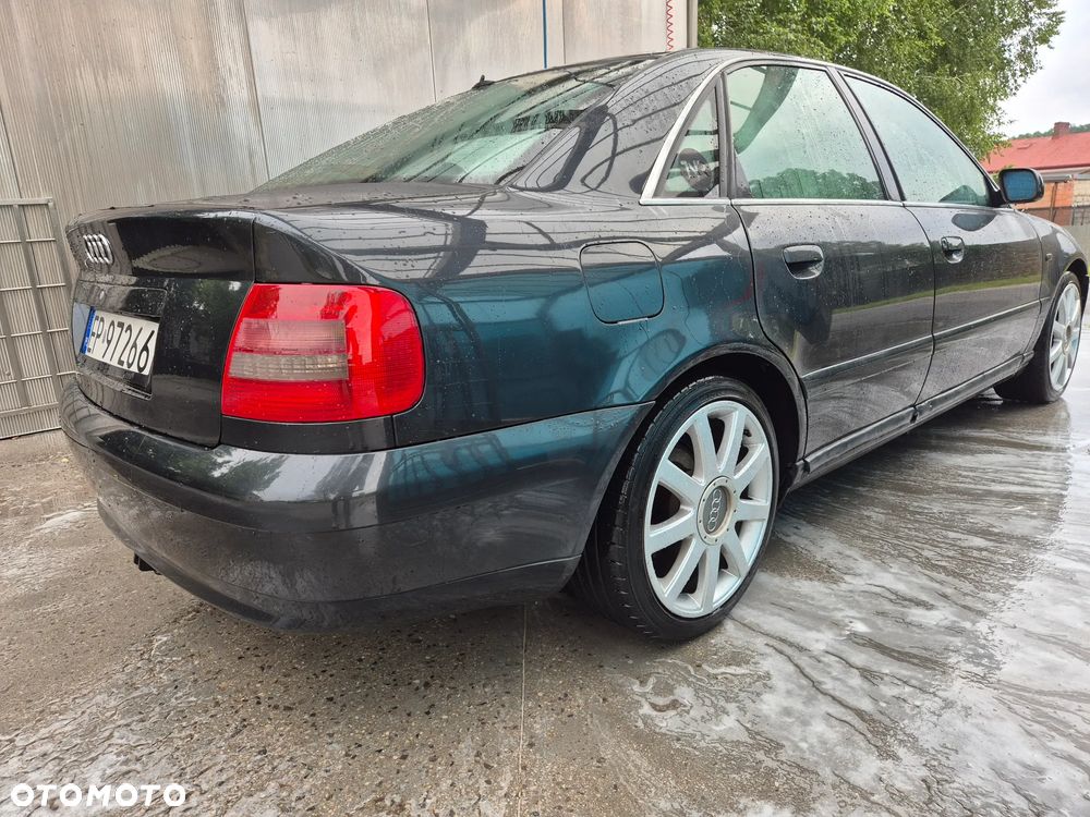 Audi A4 Limousine - 15