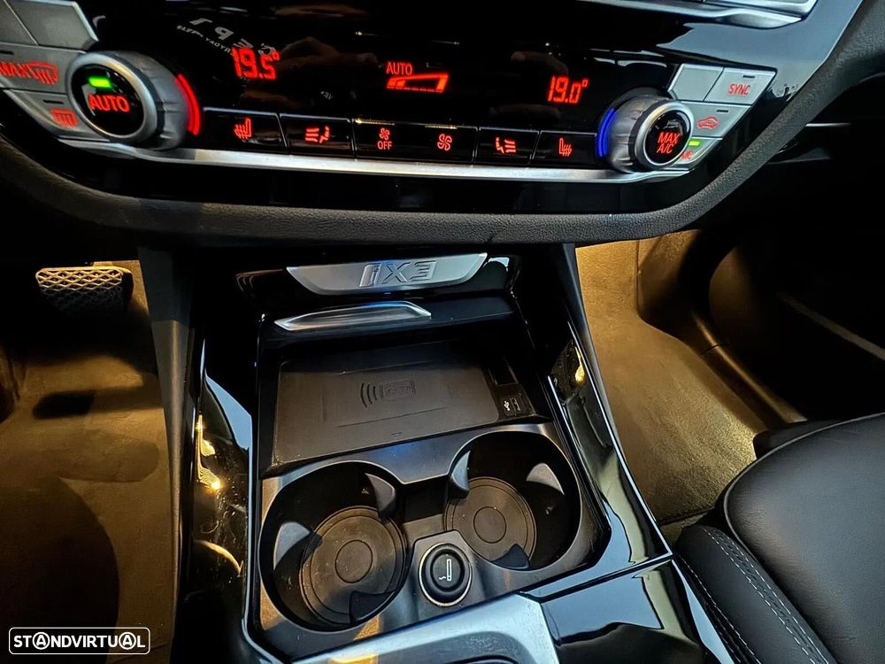 BMW iX3 Inspiring - 14