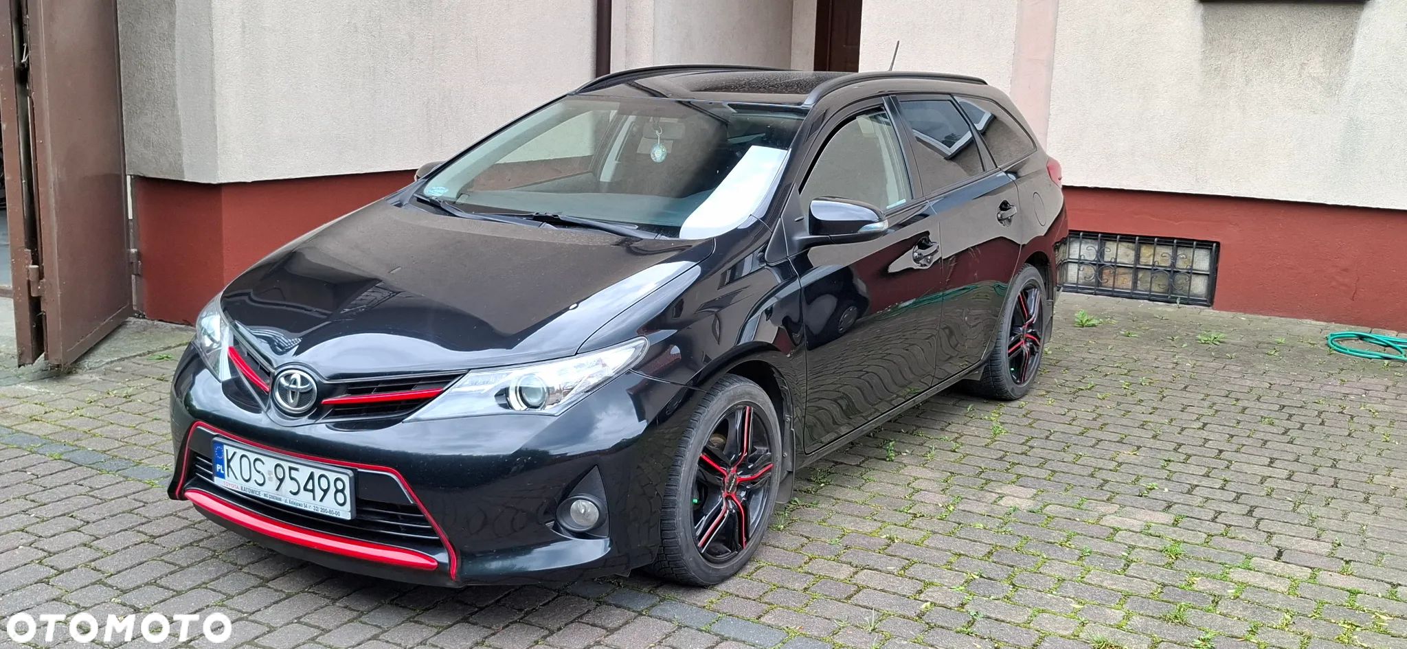 Toyota Auris 1.6 Red - 1