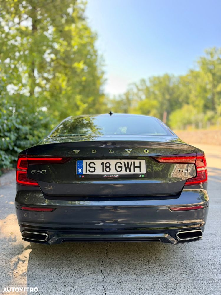 Volvo S60 T5 R-Design - 2