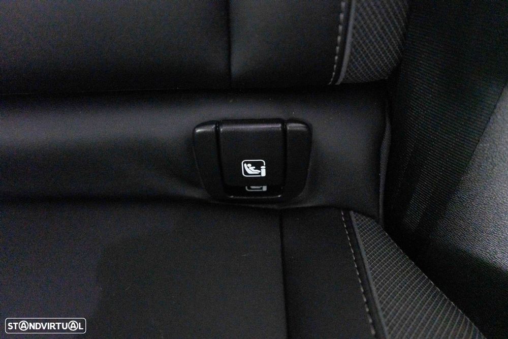 Volvo C40 Recharge Plus - 11