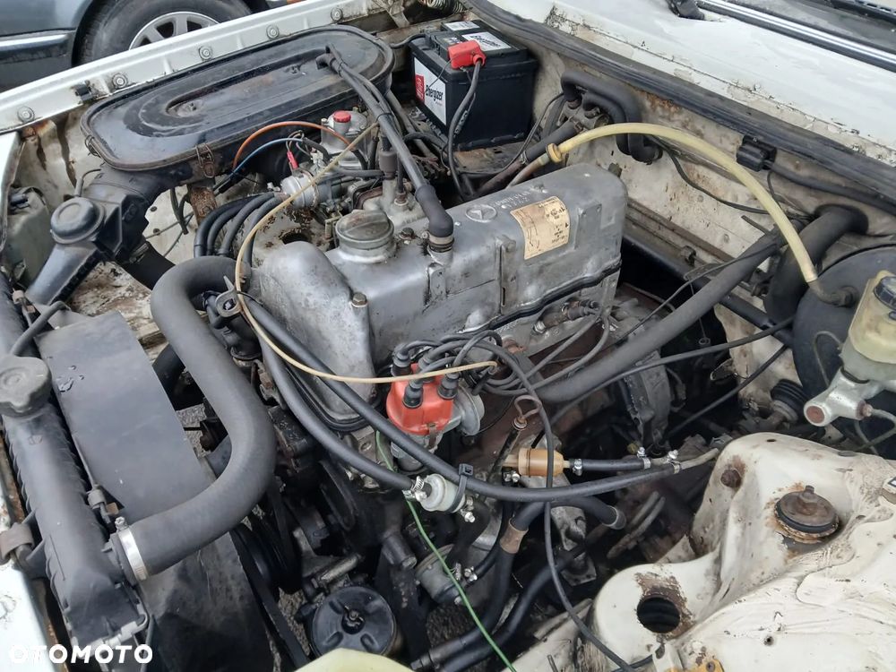 Mercedes-Benz W123 - 25