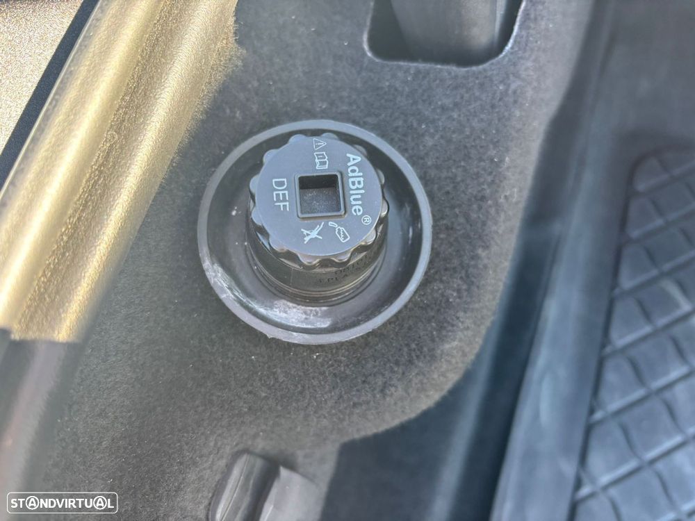 Jaguar XF 2.0 D Prestige Aut. - 13