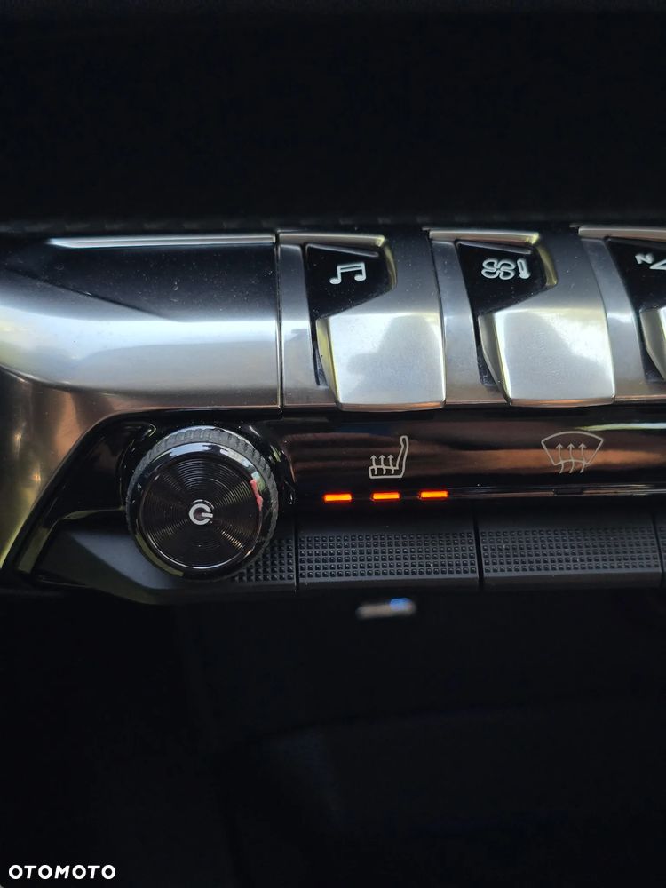 Peugeot 3008 PureTech 130 Stop & Start GPF Allure - 29