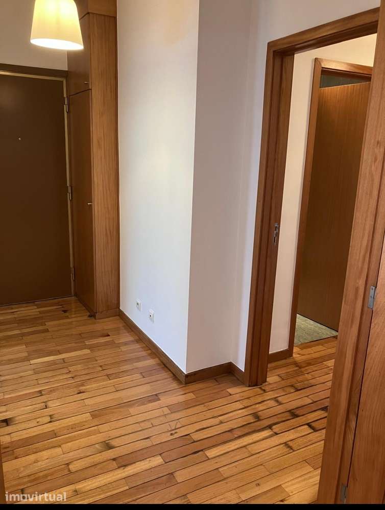 Apartamento T2 com garagem e terraço em Rio Tinto - Grande imagem: 4/32