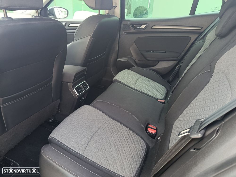 Renault Mégane 1.5 Blue dCi Limited C/PM+Pneu - 32