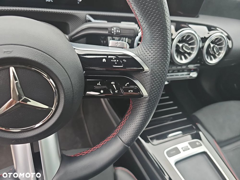 Mercedes-Benz Klasa A 200 4-Matic AMG Line 8G-DCT - 18