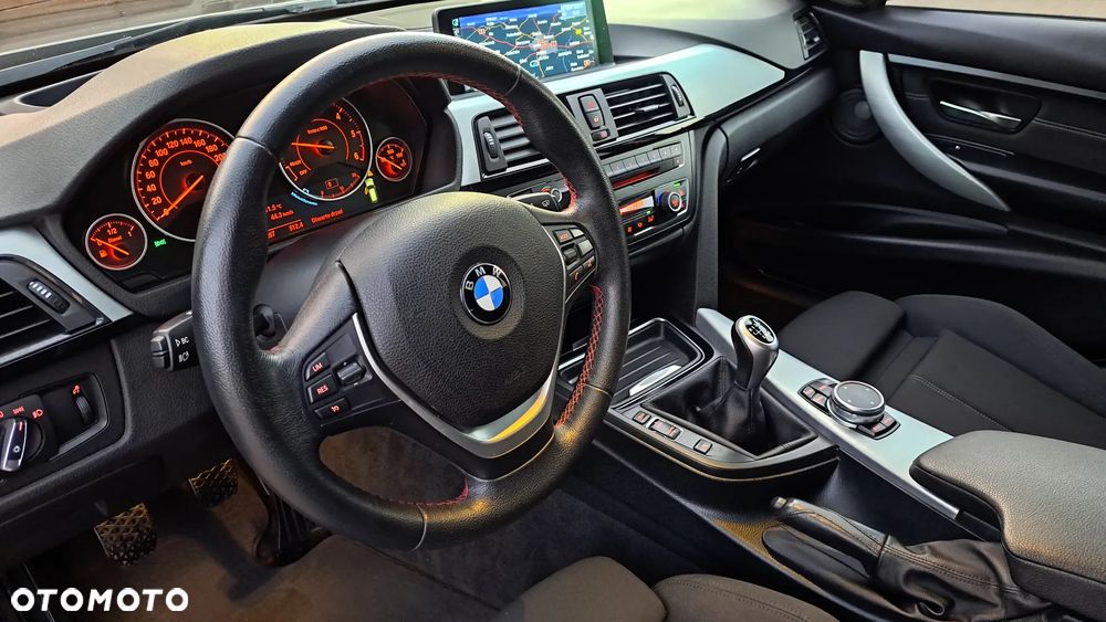 BMW Seria 3 318d Sport Line - 28