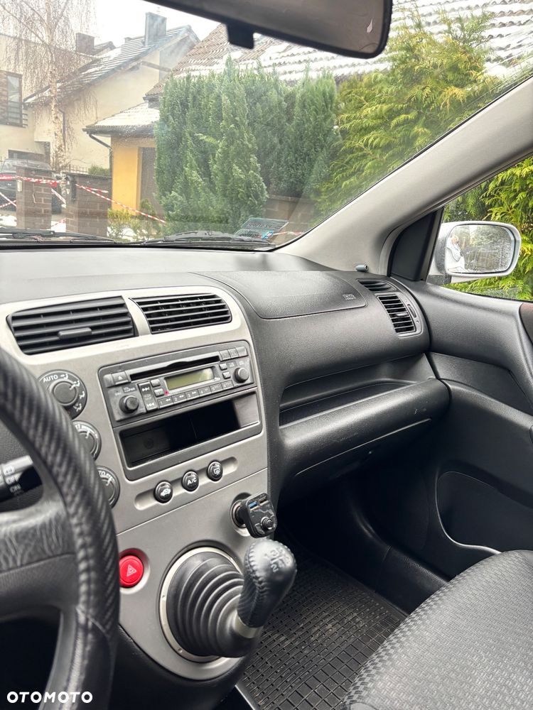 Honda Civic 1.6i ES - 5