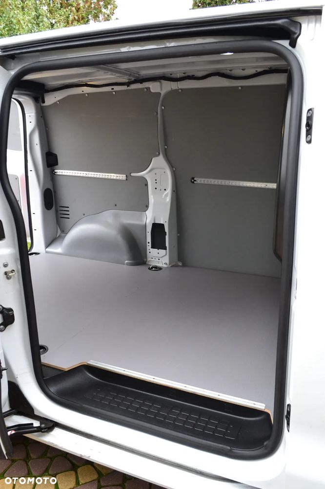 Opel Vivaro - 22