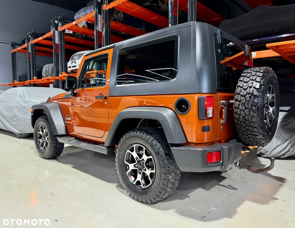 Jeep Wrangler 3.8 Sahara - 5