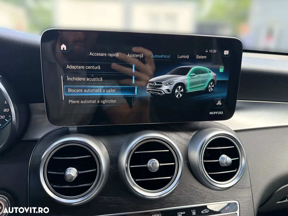 Mercedes-Benz GLC Coupe 300 e 4Matic 9G-TRONIC AMG Line Plus - 26