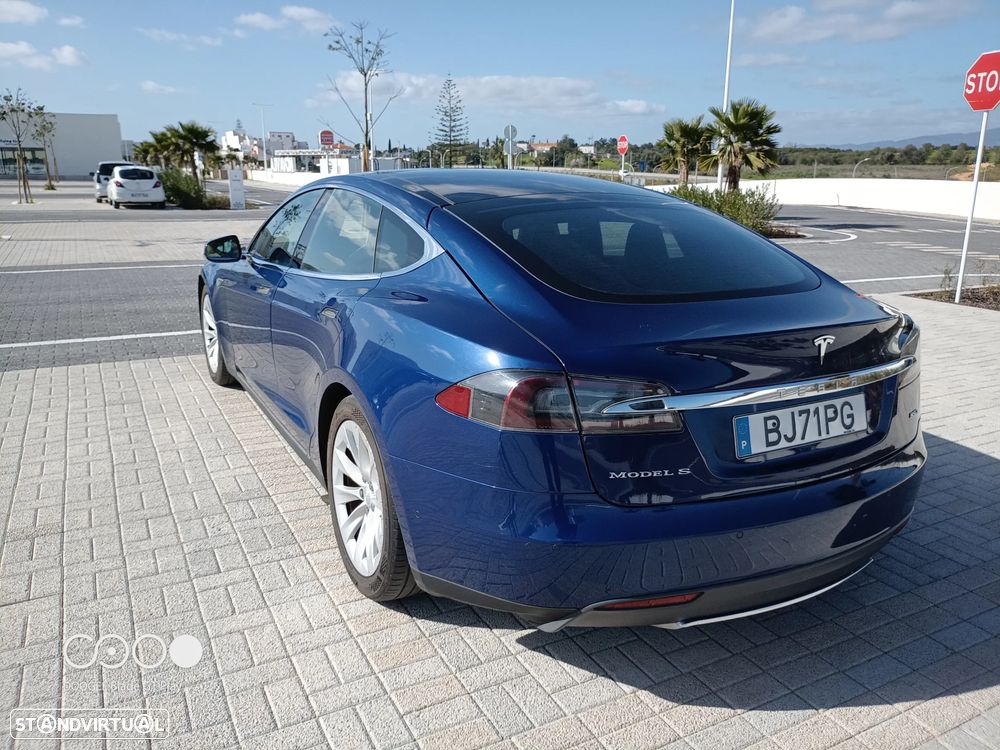 Tesla Model S - 16