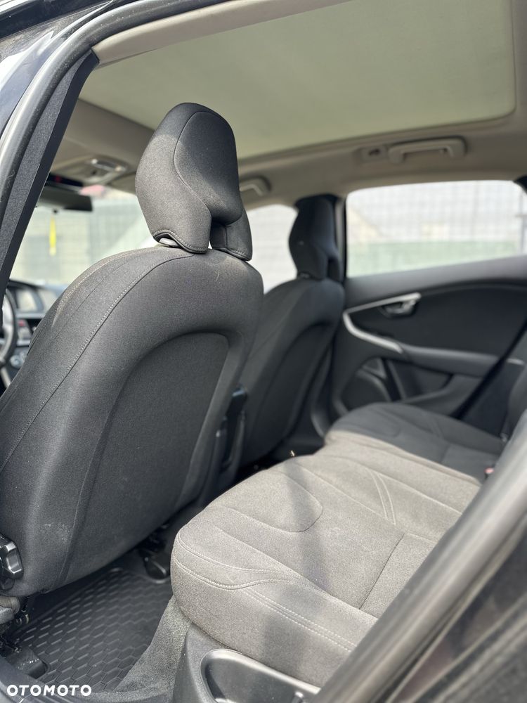 Volvo V40 Cross Country - 8