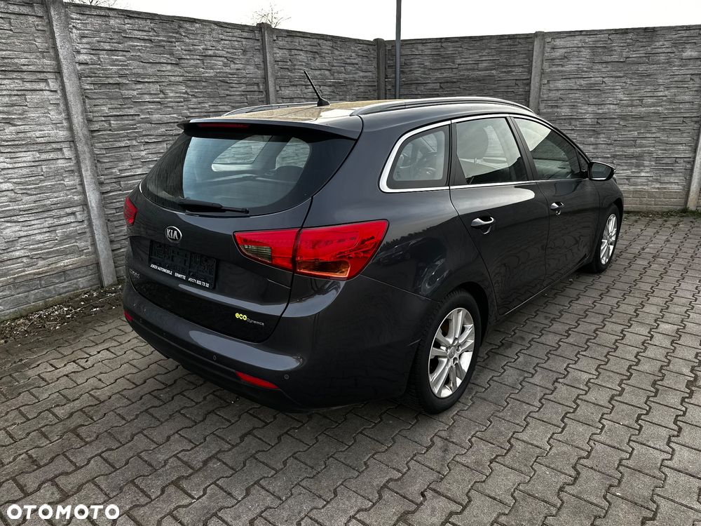 Kia Ceed 1.6 GDI Dream Team Edition - 10