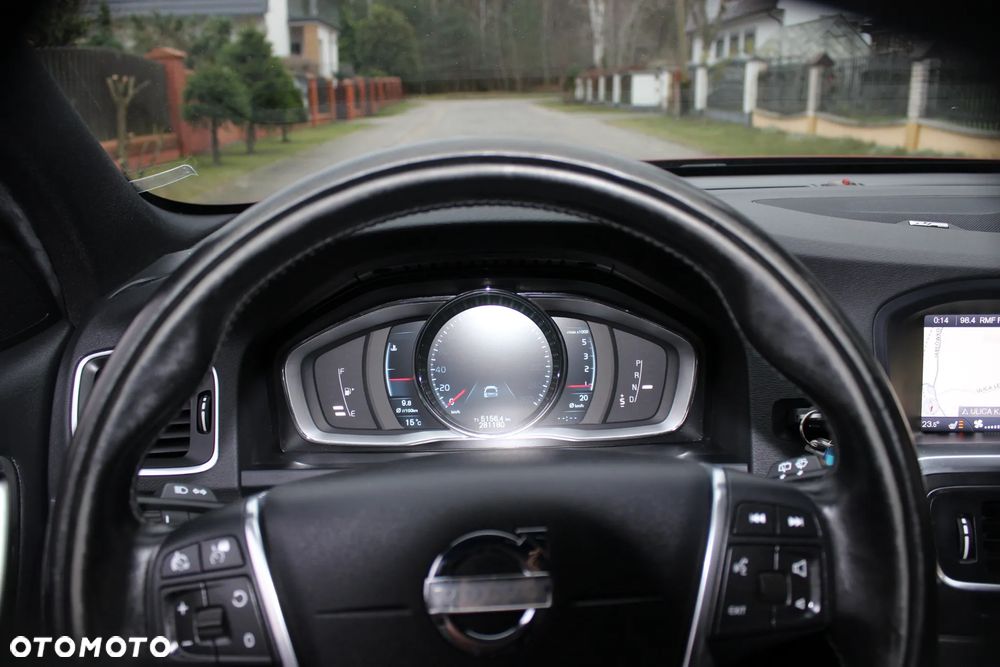 Volvo V60 D5 Geartronic Summum - 10
