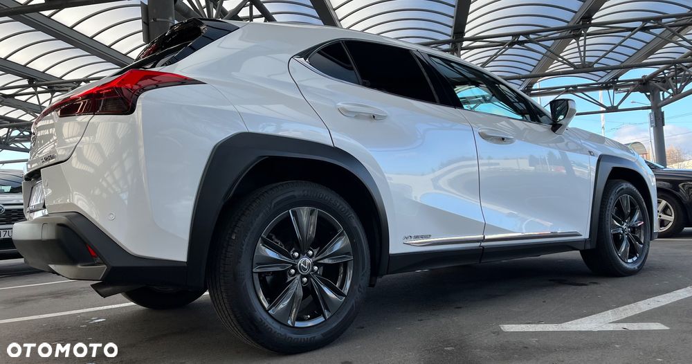 Lexus UX - 11