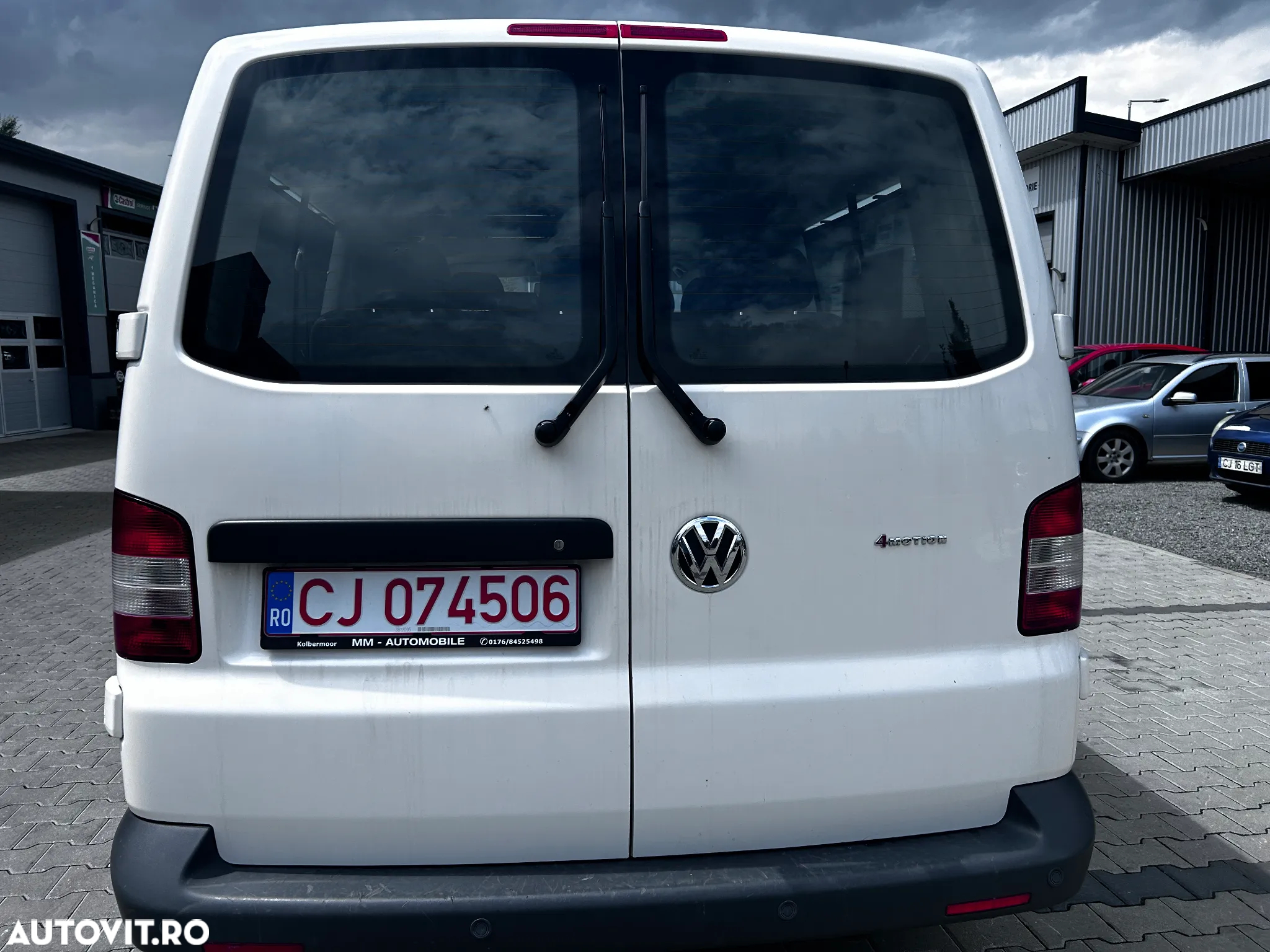 Volkswagen Caravelle - 15