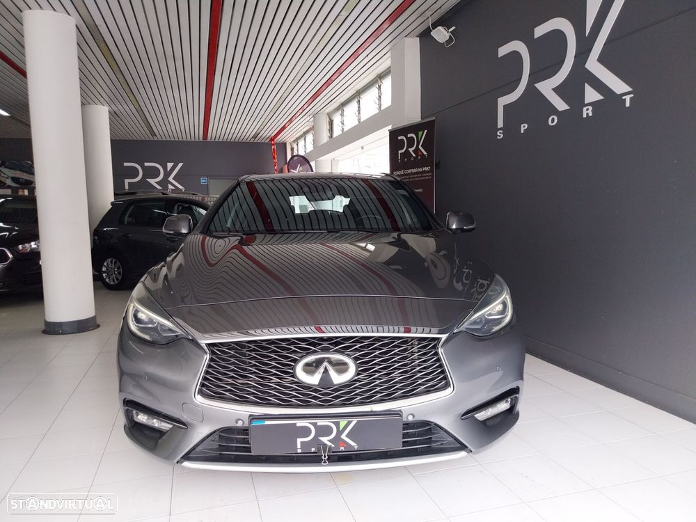 Infiniti Q30 - 2