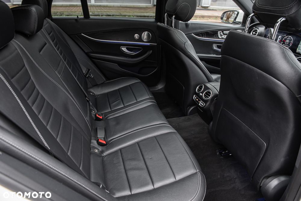 Mercedes-Benz Klasa E 220 d 4-Matic All-Terrain - 33