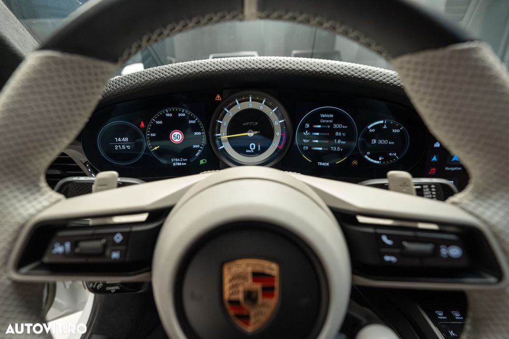 Porsche 992 - 37