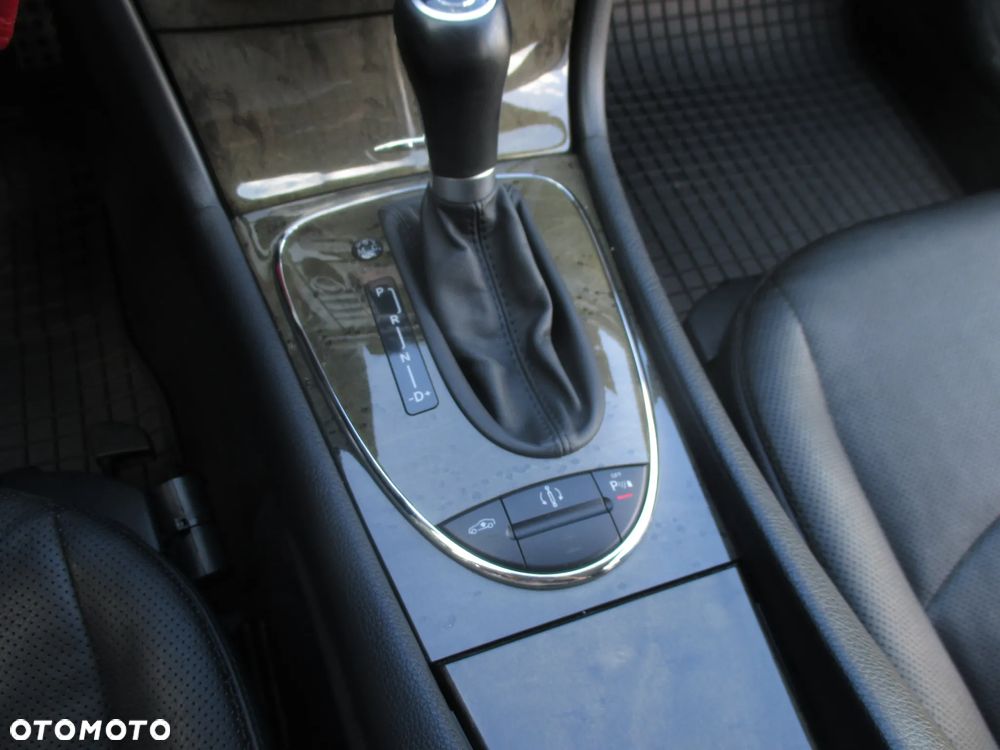 Mercedes-Benz Klasa E 320 CDI Avantgarde DPF Sport Edition AMG - 15