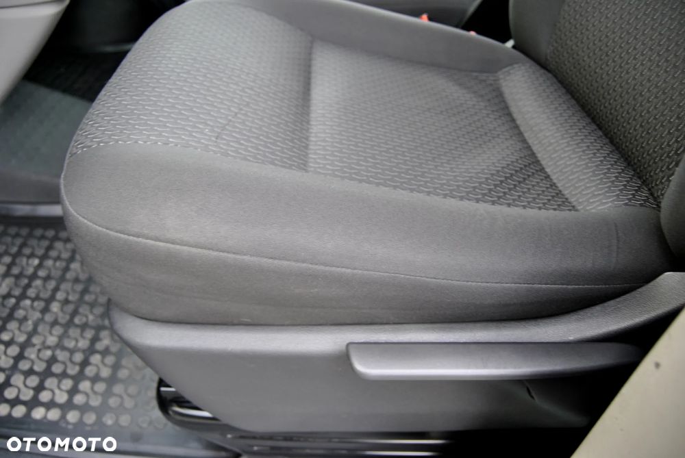 Volkswagen Caravelle L1 Comfortline Mixt - 26