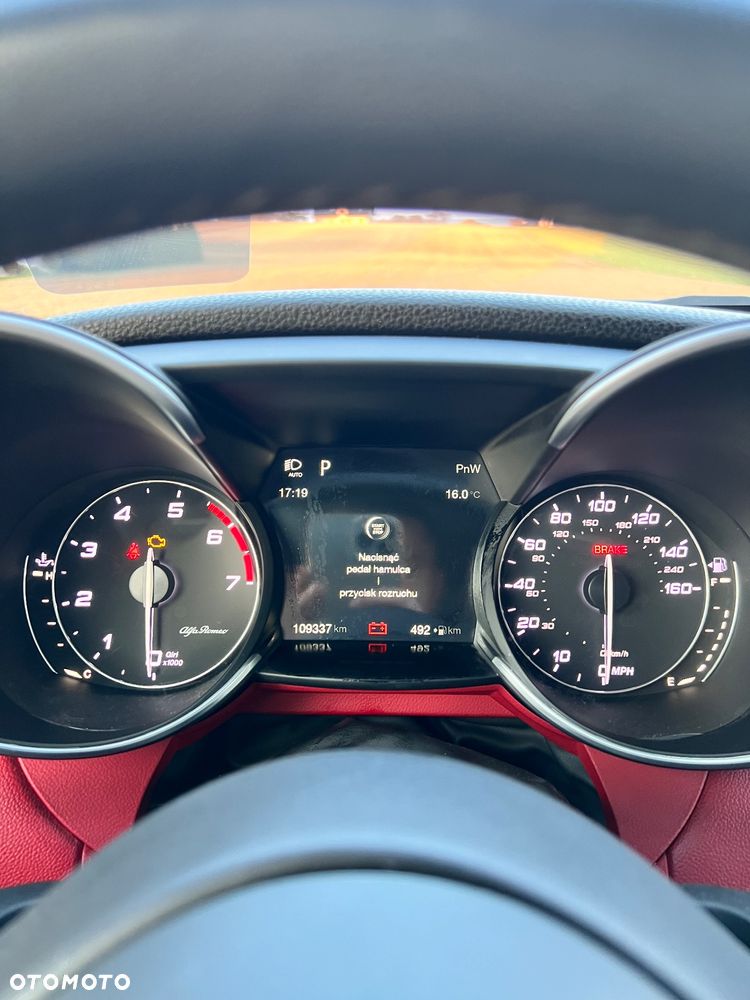 Alfa Romeo Giulia 2.0 Turbo 16V AT8-Q4 Veloce Ti - 23