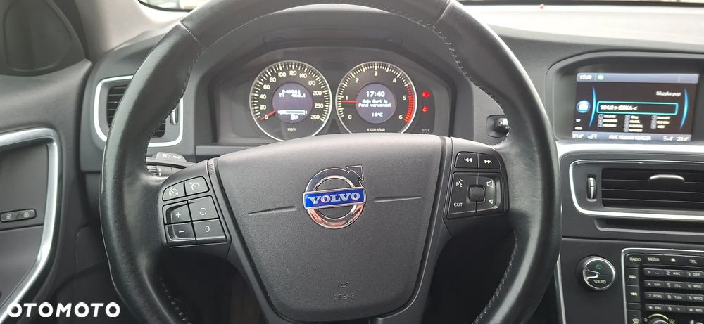 Volvo V60 D4 Edition - 36