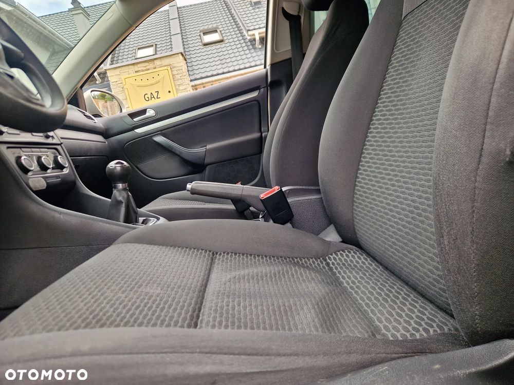 Volkswagen Golf - 11