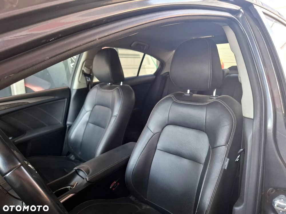 Toyota Avensis 1.8 Prestige - 8