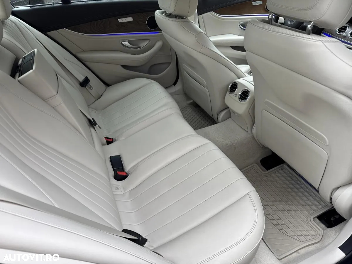 Mercedes-Benz E 220 d 4MATIC Aut. - 13