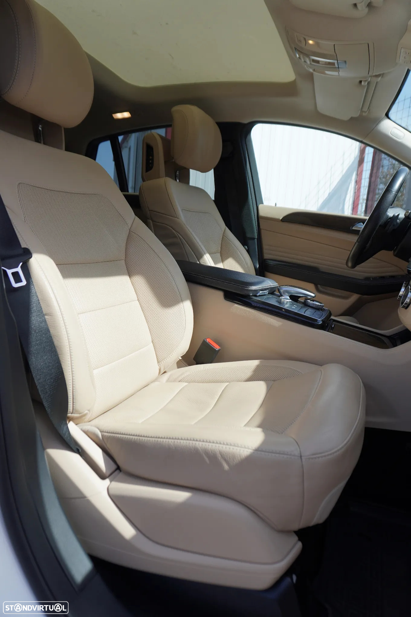 Mercedes-Benz GLE 350 d 4Matic 9G-TRONIC AMG Line - 29
