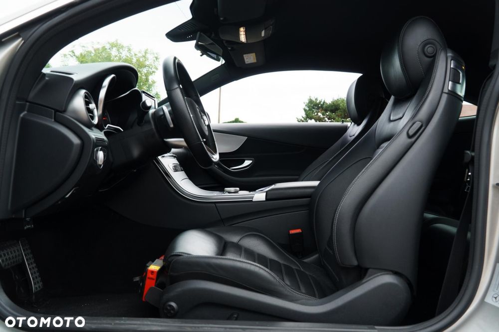 Mercedes-Benz Klasa C 300 9G-TRONIC - 13