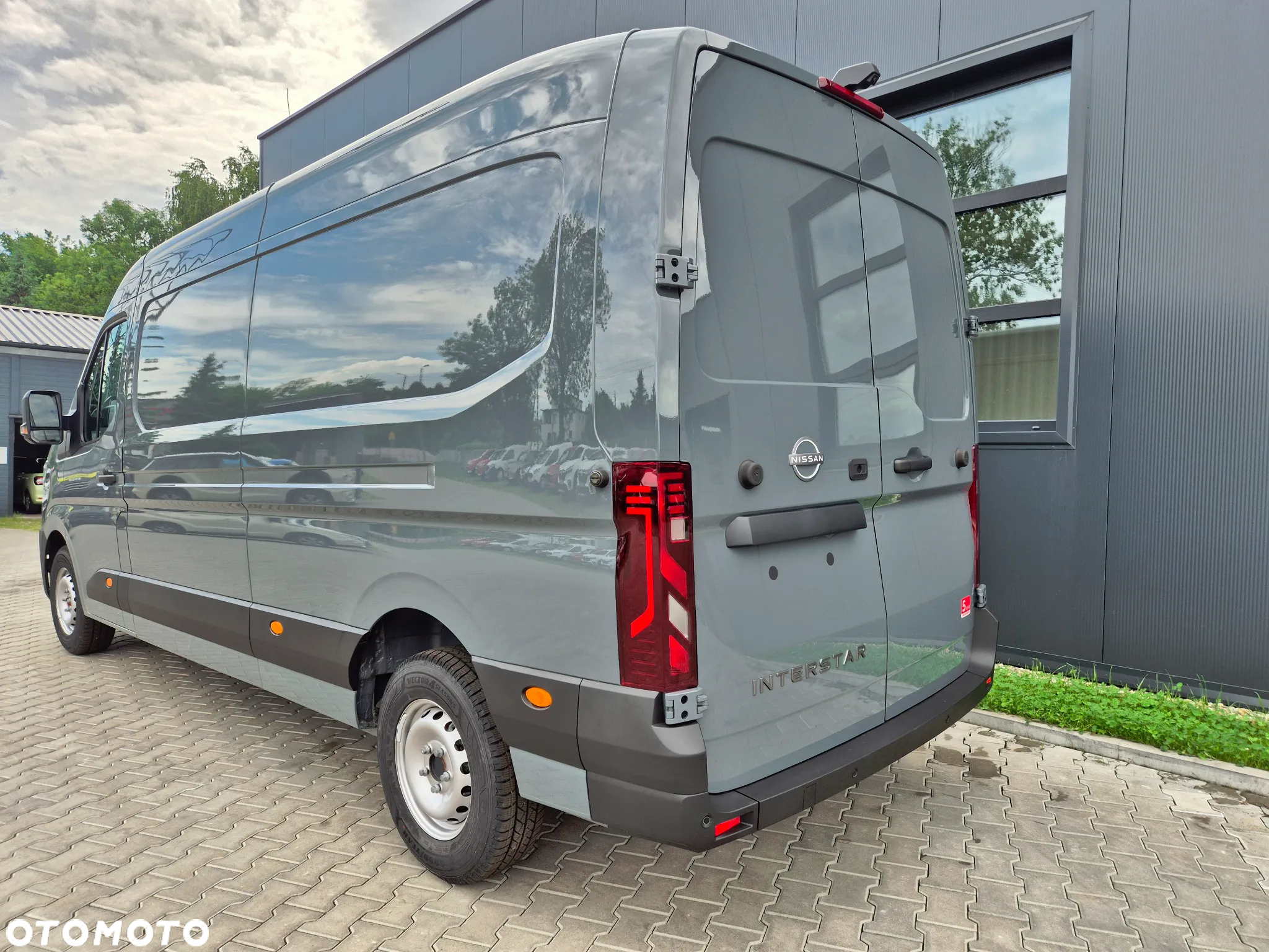 Nissan Interstar - 6