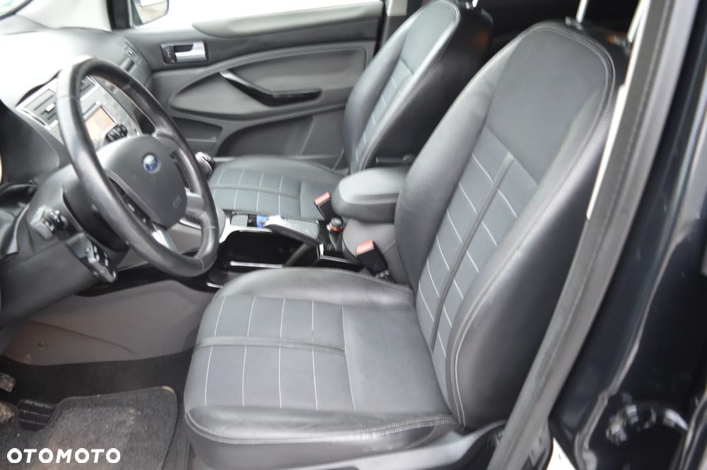 Ford Kuga 2.0 TDCi 4WD Titanium Plus - 16