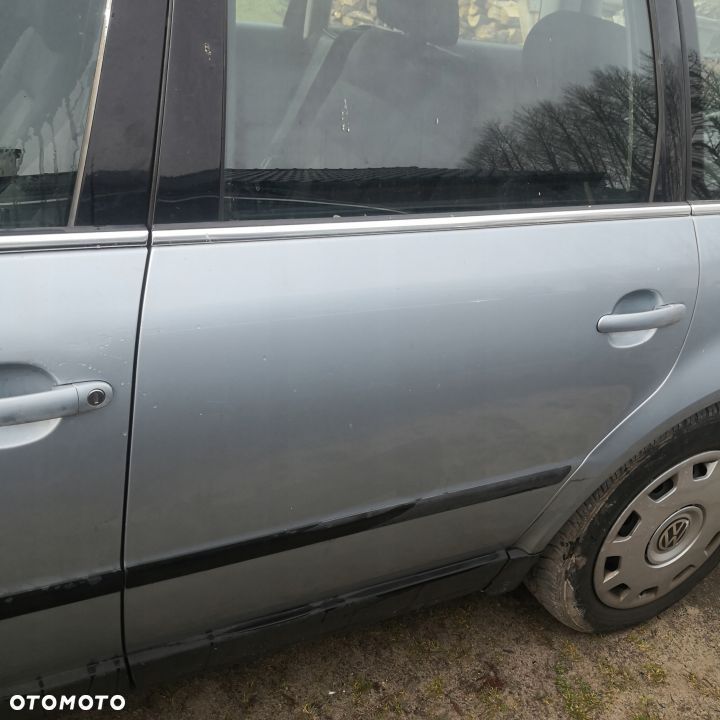 VW PASSAT B5 FL KOMBI DRZWI PRAWE i lewe TYL LB5S BLEKIT - 2