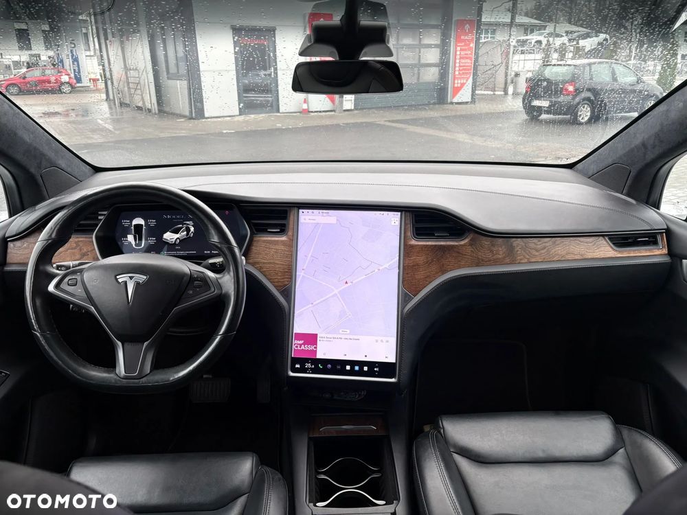 Tesla Model X - 29