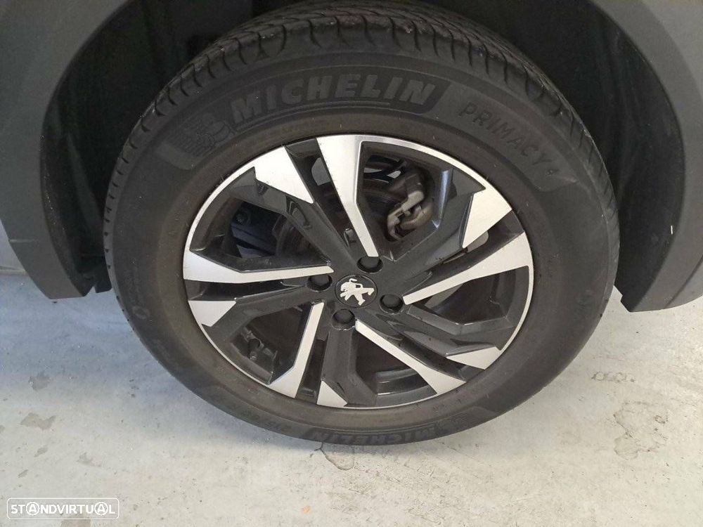 Peugeot 2008 1.2 PureTech GT Line EAT8 - 11