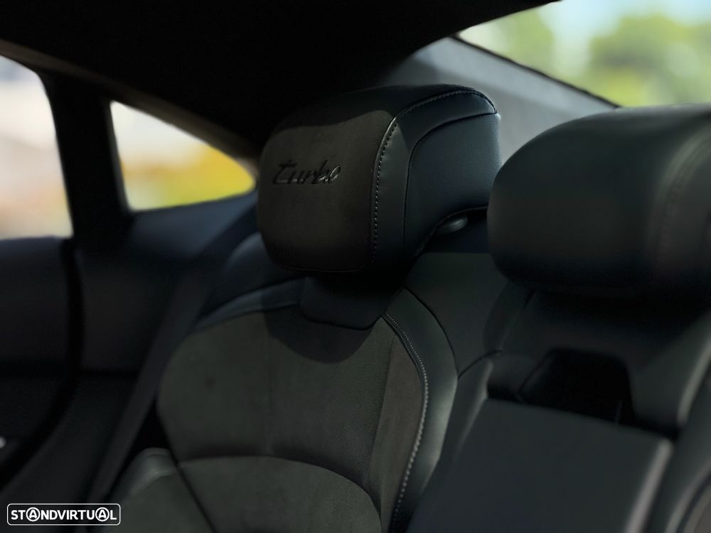 Porsche Taycan Turbo - 22