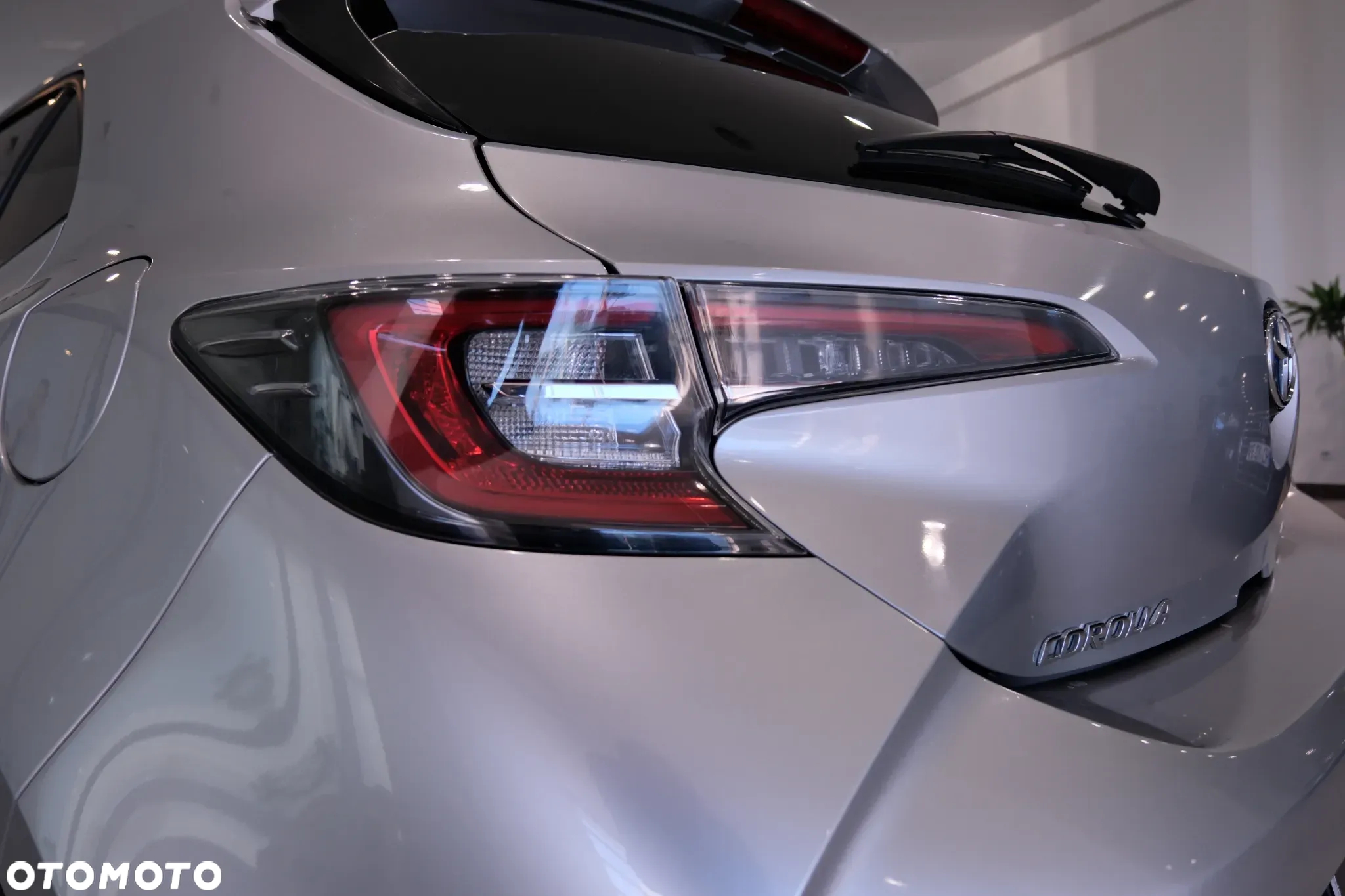 Toyota Corolla 1.8 Hybrid Active - 12