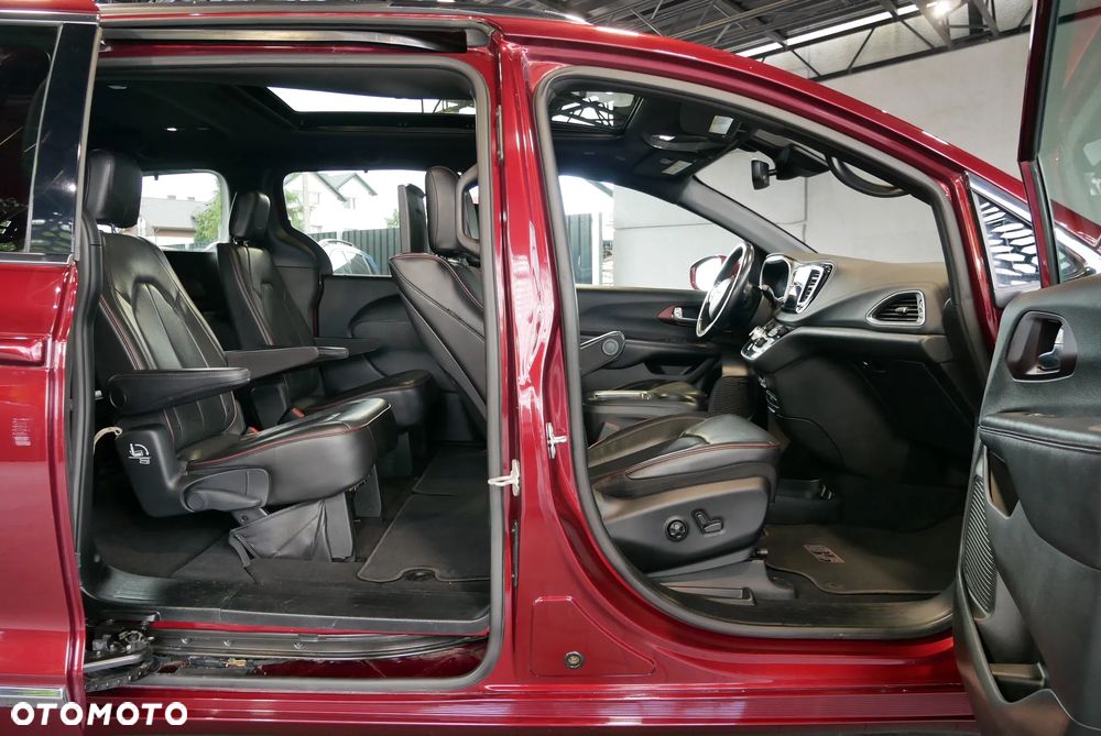 Chrysler Pacifica - 9